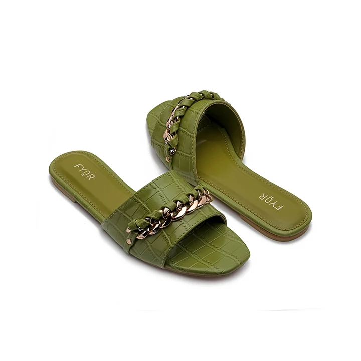 Chain Detailed Slide Sandal